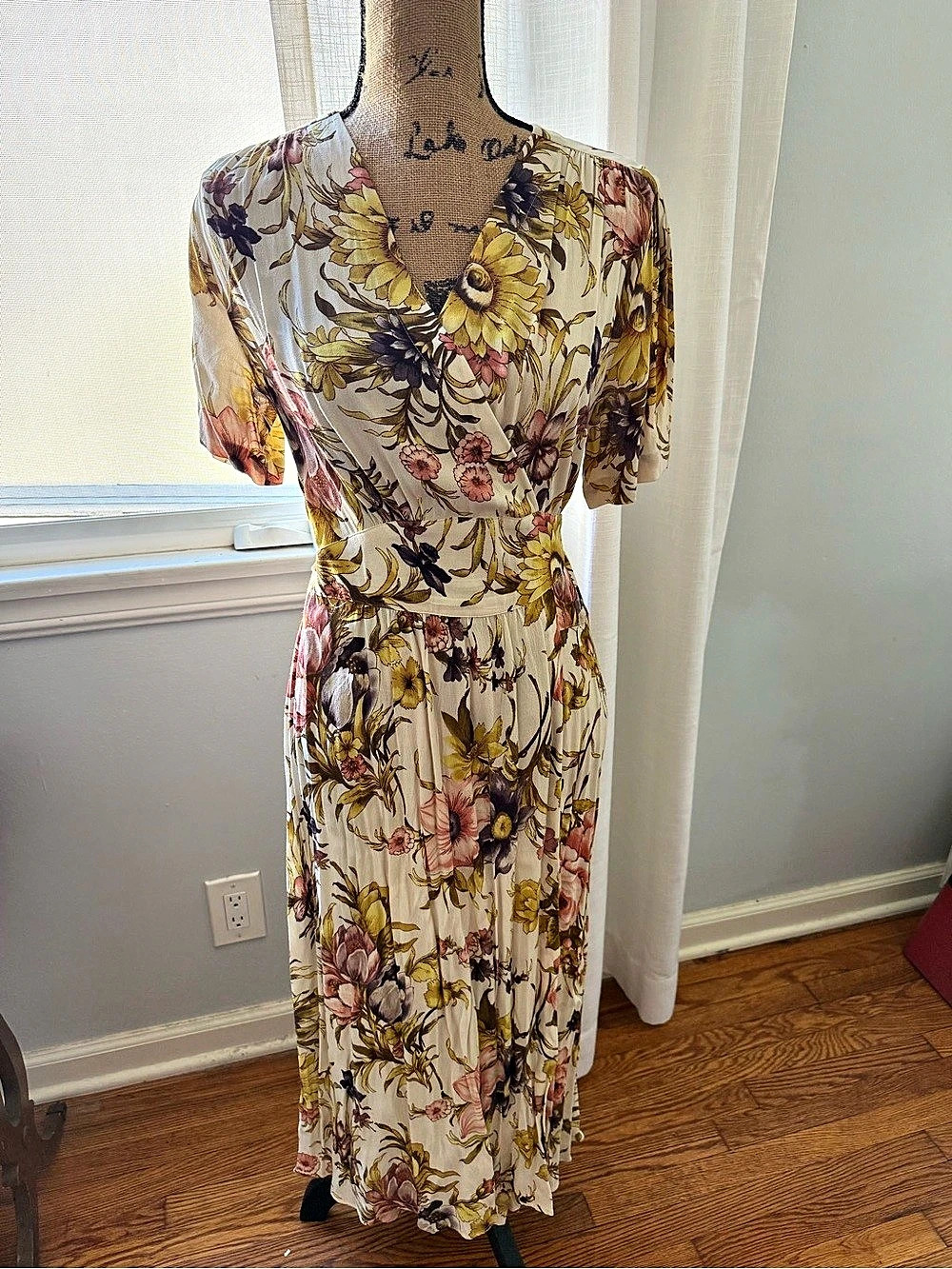 Floral Maxi Dress in Cream & Yellow Like New